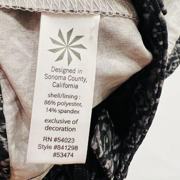 Athleta Skirt Womens Sz 8 White Black Pattern Active (A0129) - Picture 7 of 7